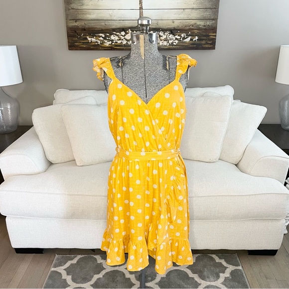LC Lauren Conrad Dresses & Skirts - S L XL XXL NWT LC Lauren Conrad, golden yellow & white girly wrap flowy dress